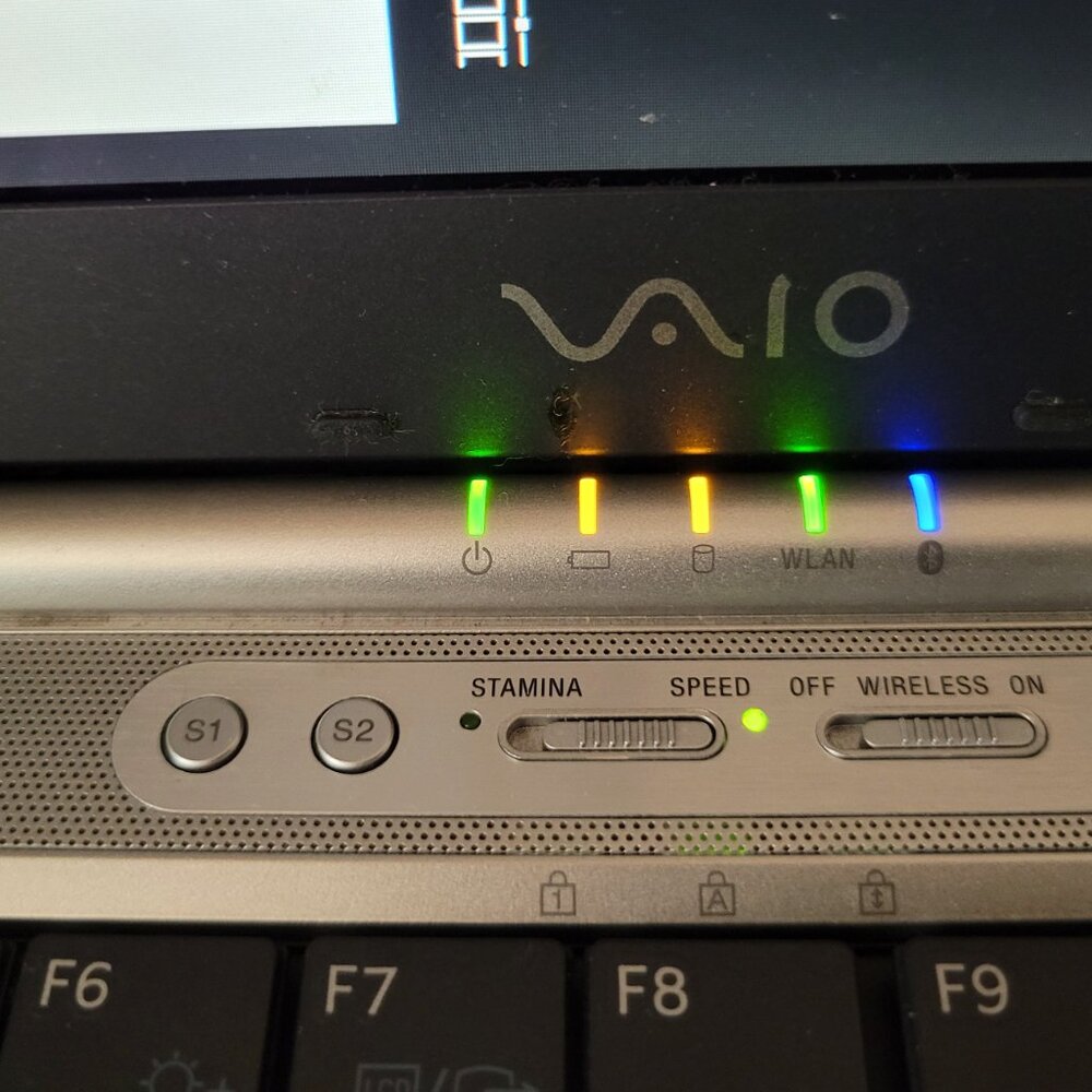 Sony VAIO PCG-6QYP Notebook Computer, Korean Version - Picture 12 of 15